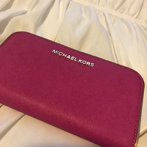 Michael Kors Clutch wristlet